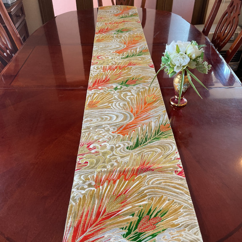 豪華刺繍 正絹帯から作ったテーブルランナーテーブルセンター 松と波