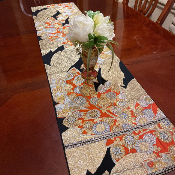 【1点もの】花柄 正絹高級帯テーブルランナー 豪華刺繍 正絹帯から作ったテーブルランナーテーブルセンター 黒