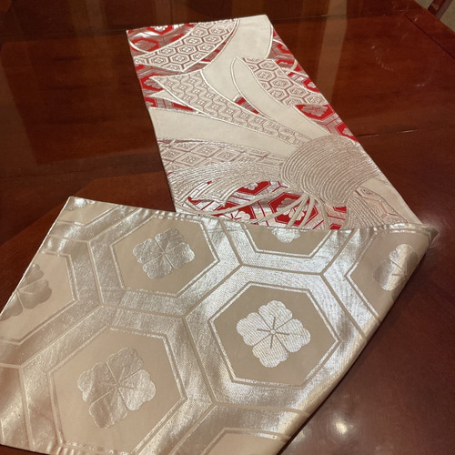 豪華刺繍 正絹帯から作ったテーブルランナー お正月 プレゼント 171