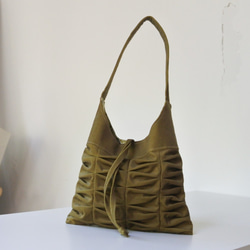 SALEコーデュロイのヒラヒラショルダーバッグ/ちょっとそこまでミニサイズの軽いバッグ 3枚目の画像