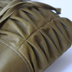 SALEコーデュロイのヒラヒラショルダーバッグ/ちょっとそこまでミニサイズの軽いバッグ 4枚目の画像