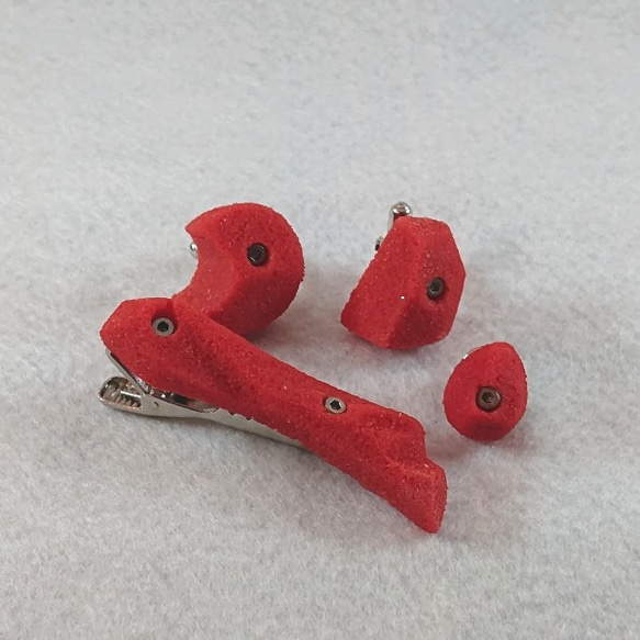 ボルダリングホールド型タイピン・カフスセット：赤 2枚目の画像