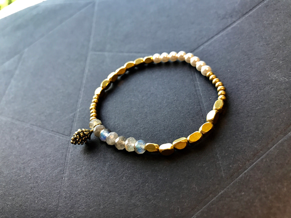 Les Ann•森林的松果 珍珠 黃銅手鍊。（LA0128) 第3張的照片