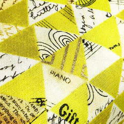 Carrie Bloomston 110cm x 50cmずつ切売 - 三角のコラージュ/Yellow 3枚目の画像