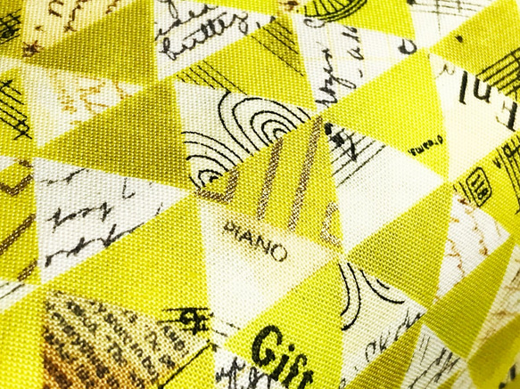 Carrie Bloomston 110cm x 50cmずつ切売 - 三角のコラージュ/Yellow 3枚目の画像