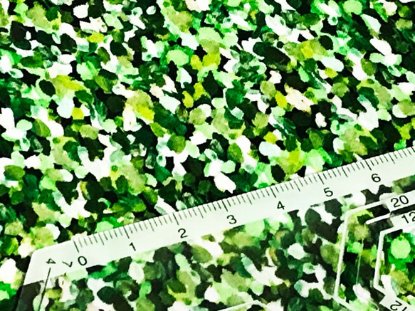 Robert Kaufman 110cm x 50cmずつ切売 - 印象派風絵画 (蕾)/Green 4枚目の画像