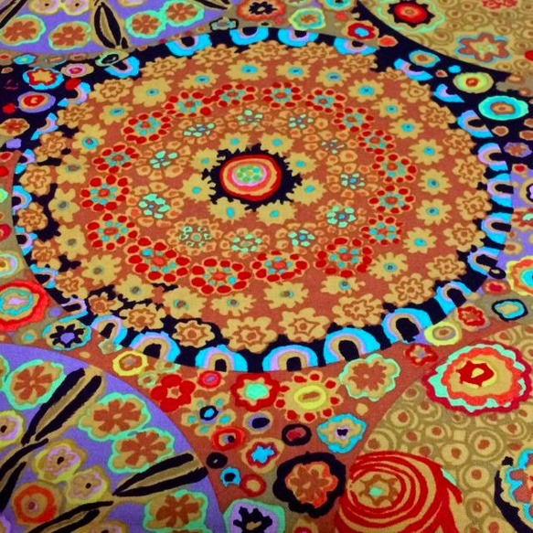 Kaffe Fassett 生地 Millefiore 110cm x 50cmずつ切売 Brown 2枚目の画像