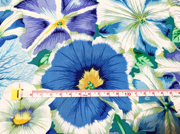 Kaffe Fassett 110cm x 50cmずつ切売 - ペチュニアの花 3枚目の画像