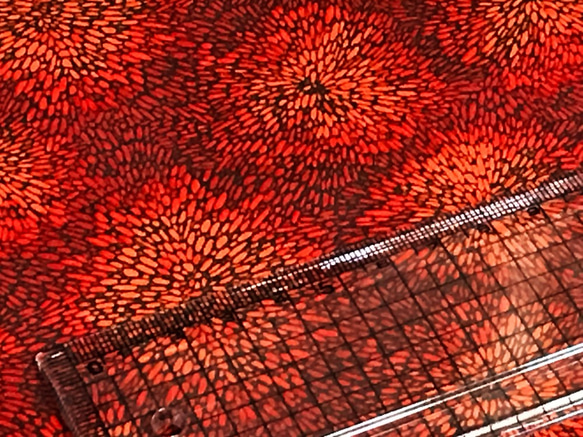 Cedar West 110cm x 50cmずつ切売 - 夕陽を受けた花/Red 3枚目の画像