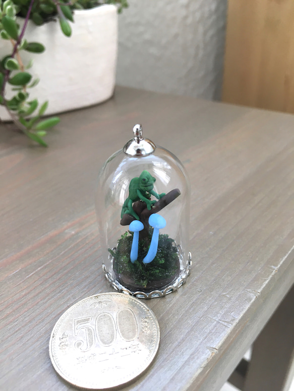 木のぼりカメレオン(ミニチュアガラスドーム) 4枚目の画像