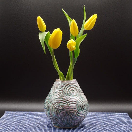 シックで美しいグリーンが素敵な花器