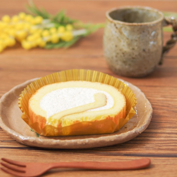 ワンポイントのお花の絵付が可愛らしいお皿 小皿 しづさん 通販