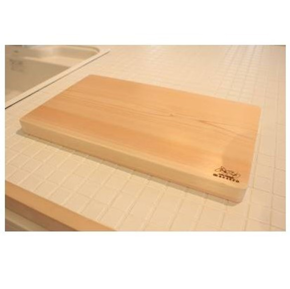 紀州ヒノキ（一枚板）まな板　家具職人カンナ造り 3枚目の画像