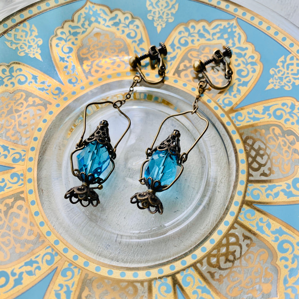 アンティークランタン風ピアス、イヤリング＜スカイブルー＞ ピアス