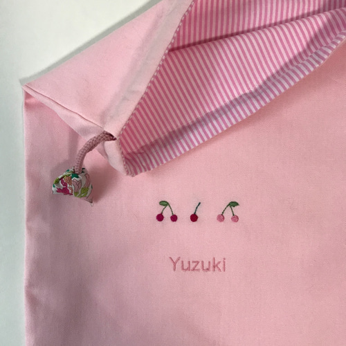 さくらんぼ刺繍のお着替え入れ巾着袋 ネーム刺繍入り きんちゃく