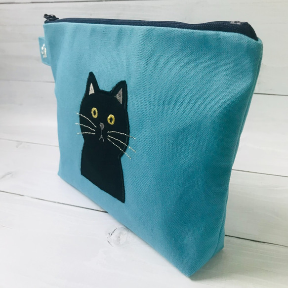 黒ねこのアップリケ刺繍ポーチ　ターコイズブルー 3枚目の画像