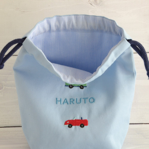 名前刺繍と車の刺繍のお弁当袋&コップ巾着のセット 給食袋