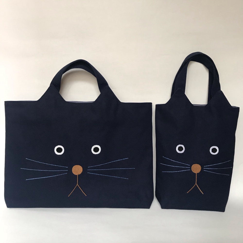 ねこの顔の刺繍レッスンバックとシューズケース　ネイビー　お名前刺繍できます！