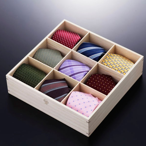 Brioni ブリオーニ　メンズネクタイ　箱　タグ　付き　新品未使用 ネクタイ 箱 ラッピング Brioni ブリオーニ ネクタイ 箱つき