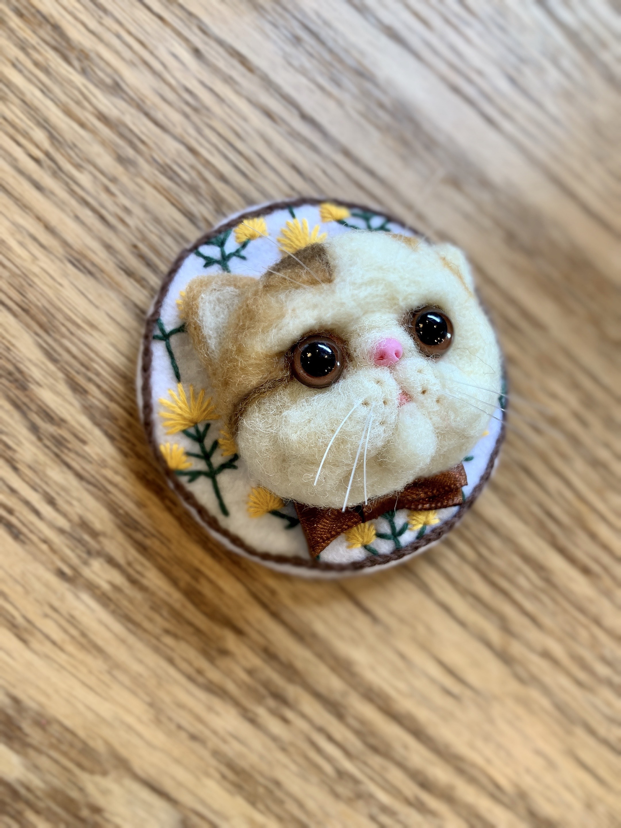 刺繍 ブローチ ハンドメイド エキゾチックショートヘア 猫