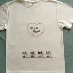 手刺繍シャツ猫ちゃんのムービーナイト 1枚目の画像