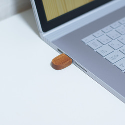 マホガニー 天然木 USBメモリ 16GB 無垢材 2枚目の画像