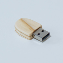 杉 天然木 USBメモリ 16GB 無垢材 4枚目の画像