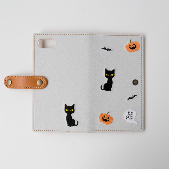 スマホケース 全機種対応 【 刺繍 ハロウィン 】 本革 レザー 手帳型 黒猫 秋 ブラウン A102I 2枚目の画像