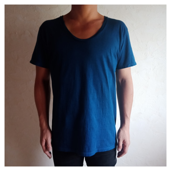 「麻ノ波紋」　藍染め　絞り　UネックTシャツ 4枚目の画像