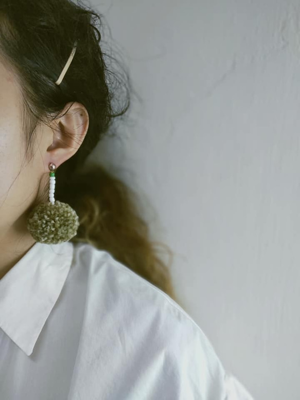 手工毛球耳環/pompom earrings 第2張的照片