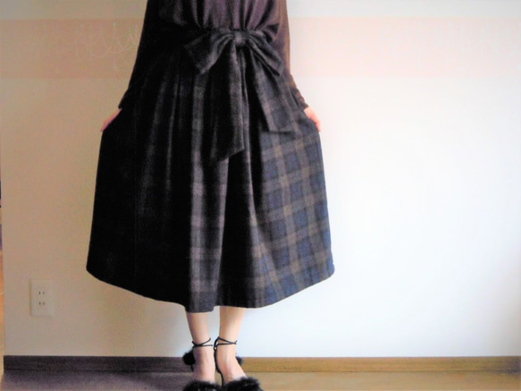 リボン付きふんわりギャザースカート☆チェック☆ネービー×ブラウン 2枚目の画像