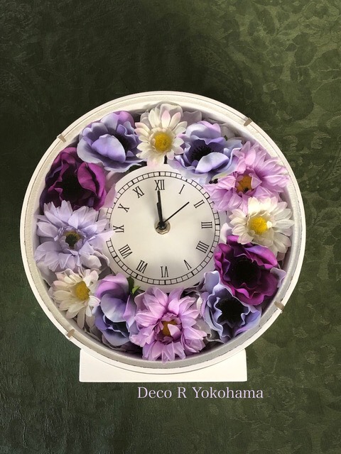 花時計アーティフィシャルフラワーのアネモネ、ガーベラなどをアレンジ　お祝いのフラワーギフトに最適　母の日ギフトにも
