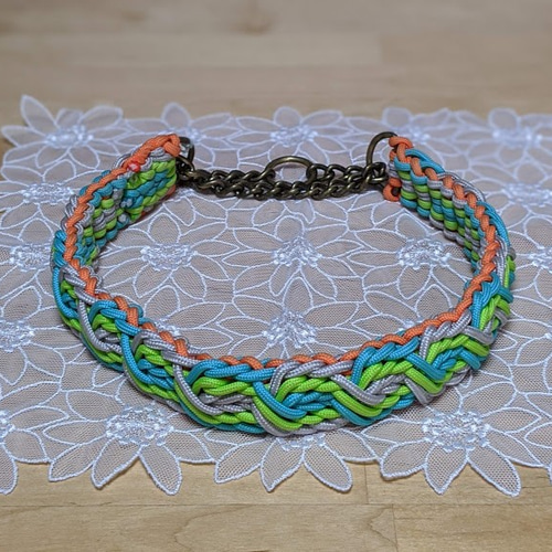 パラコード やさしい色合いのハーフチョークチェーンタイプの首輪 大型