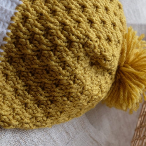 可愛いポンポン付きカギ針編みニット帽子（レモンイエロー） ニット帽