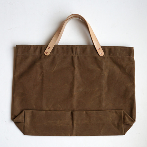 16オンスのワックスドキャンバスを使用したヘビーデューティーなトート