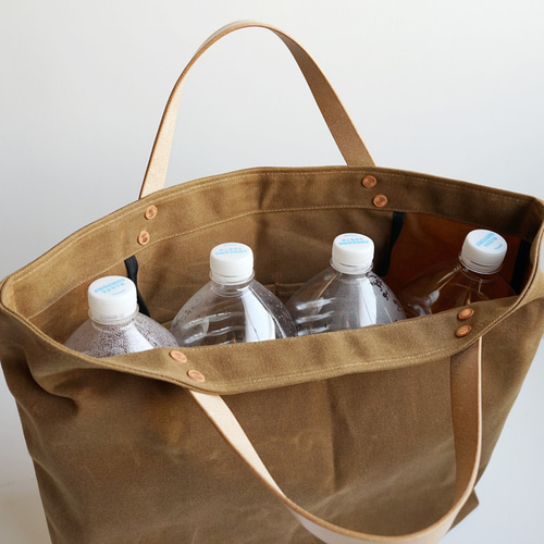 16オンスのワックスドキャンバスを使用したヘビーデューティーなトート