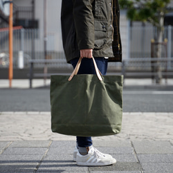 16オンスのワックスドキャンバスを使用したヘビーデューティーなトート