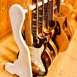 【オーダー品】手作り木工　木製ギタースタンド （ホワイト） ８本掛け 1枚目の画像