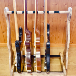 【24時間以内に発送】手作り木工　木製ギタースタンド （古材）５本掛け 3枚目の画像