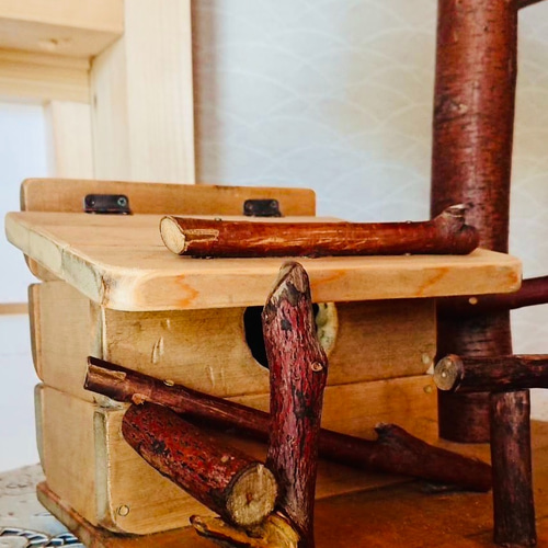 24時間以内に発送】手作り木工 古材を使った鳥の巣箱 据え置き 公園