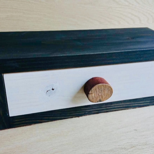 24時間以内に発送】手作り木工 無垢材の小物入れ シックな茶色