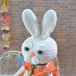 C6あみぐるみ☆ウサギのLandy-白-フレアドレス橙 5枚目の画像