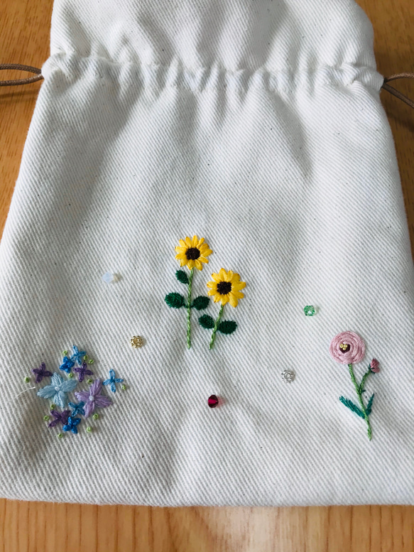 巾着ポーチ　四季の花刺繍　～夏の花～ 5枚目の画像