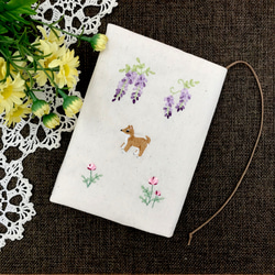 リボン刺繍ブックカバー　柴子犬と和の花 1枚目の画像