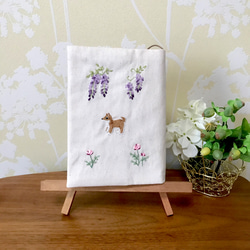 リボン刺繍ブックカバー　柴子犬と和の花 2枚目の画像