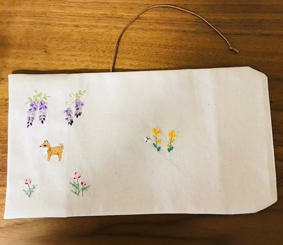 リボン刺繍ブックカバー　柴子犬と和の花 5枚目の画像