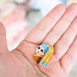 真珠の耳飾りの少女のマスクチャーム【オートクチュール刺繍／リュネビル刺繍】 2枚目の画像