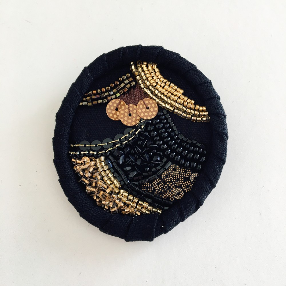 アンティークビーズ使用 幾何学模様 ビーズ刺繍ブローチ