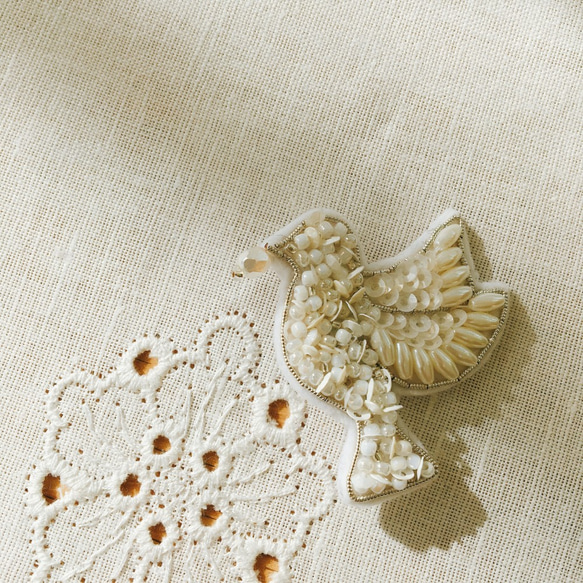 キット】幸せの白い小鳥ブローチ キット iridare embroidery 通販 