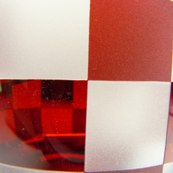 赤い木の実と市松模様のフリーグラス～ナンテン　 無色×赤（1個） 6枚目の画像